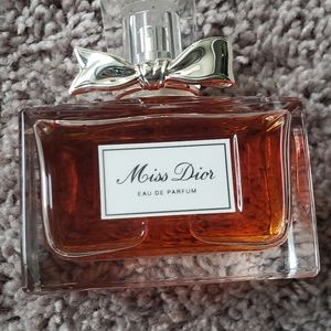 Miss Dior Christian Dior perfume